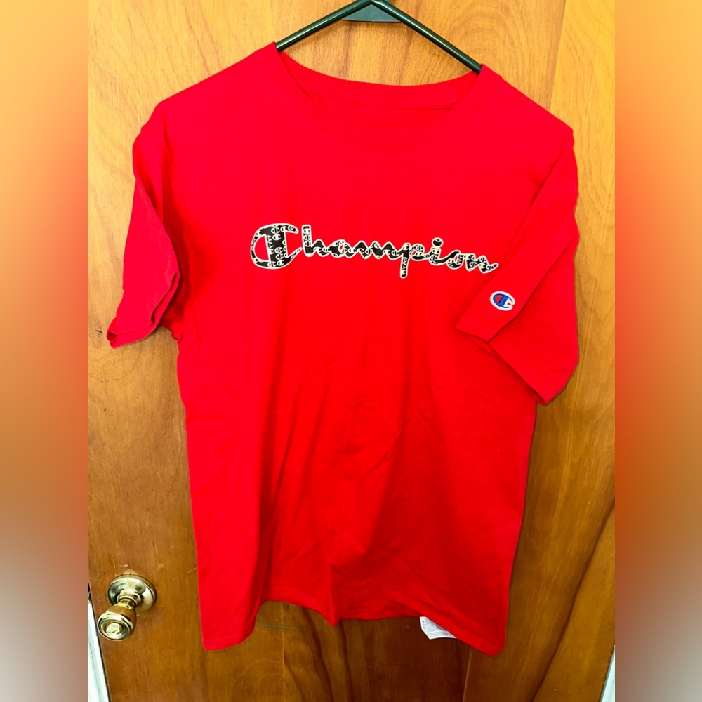 Champion Tshirt.